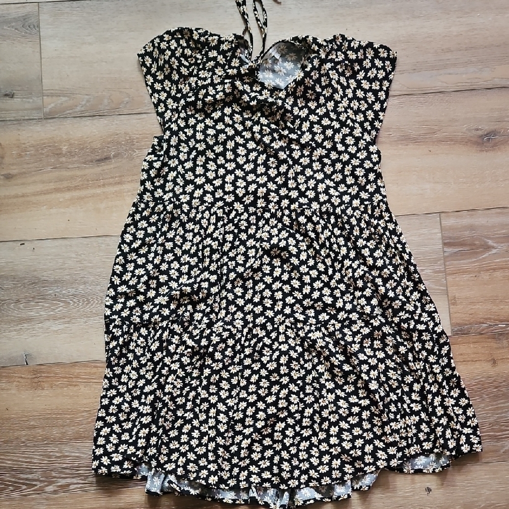 American Eagle Outfitters Black and White Babydoll Floral Dress. Size L